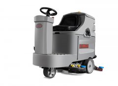 駕駛式洗地機(jī)如何使用？