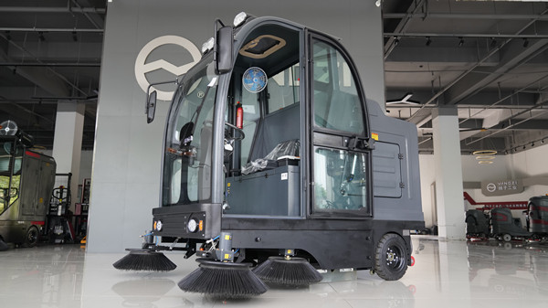  工業(yè)車(chē)間的掃地機(jī)好不好用呢？